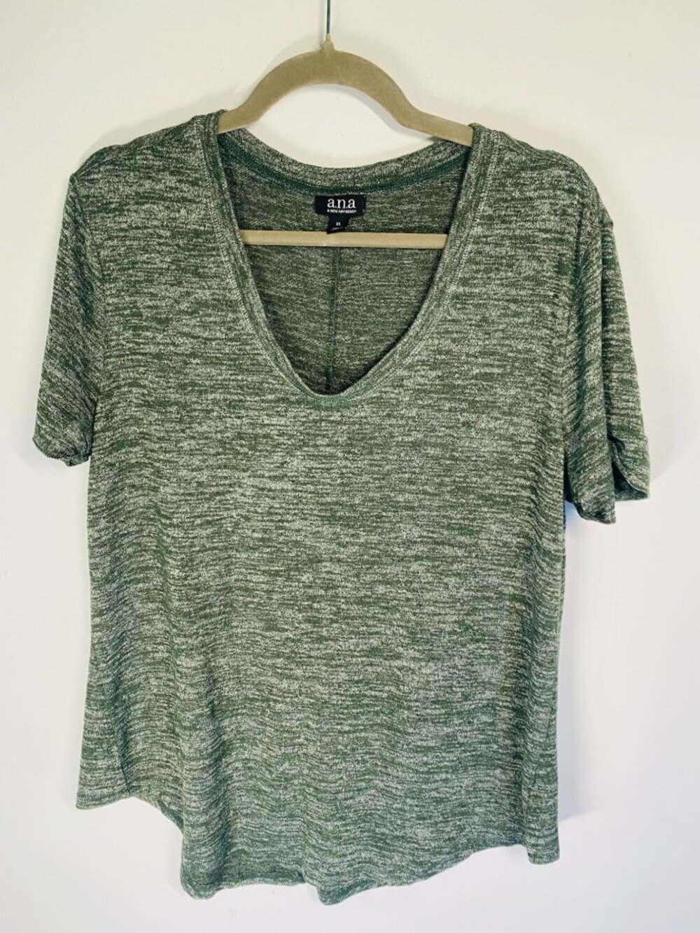 A.N.A Womens Green Heathered V-Neck Short Sleeve Top XL Polyester Rayon Blend